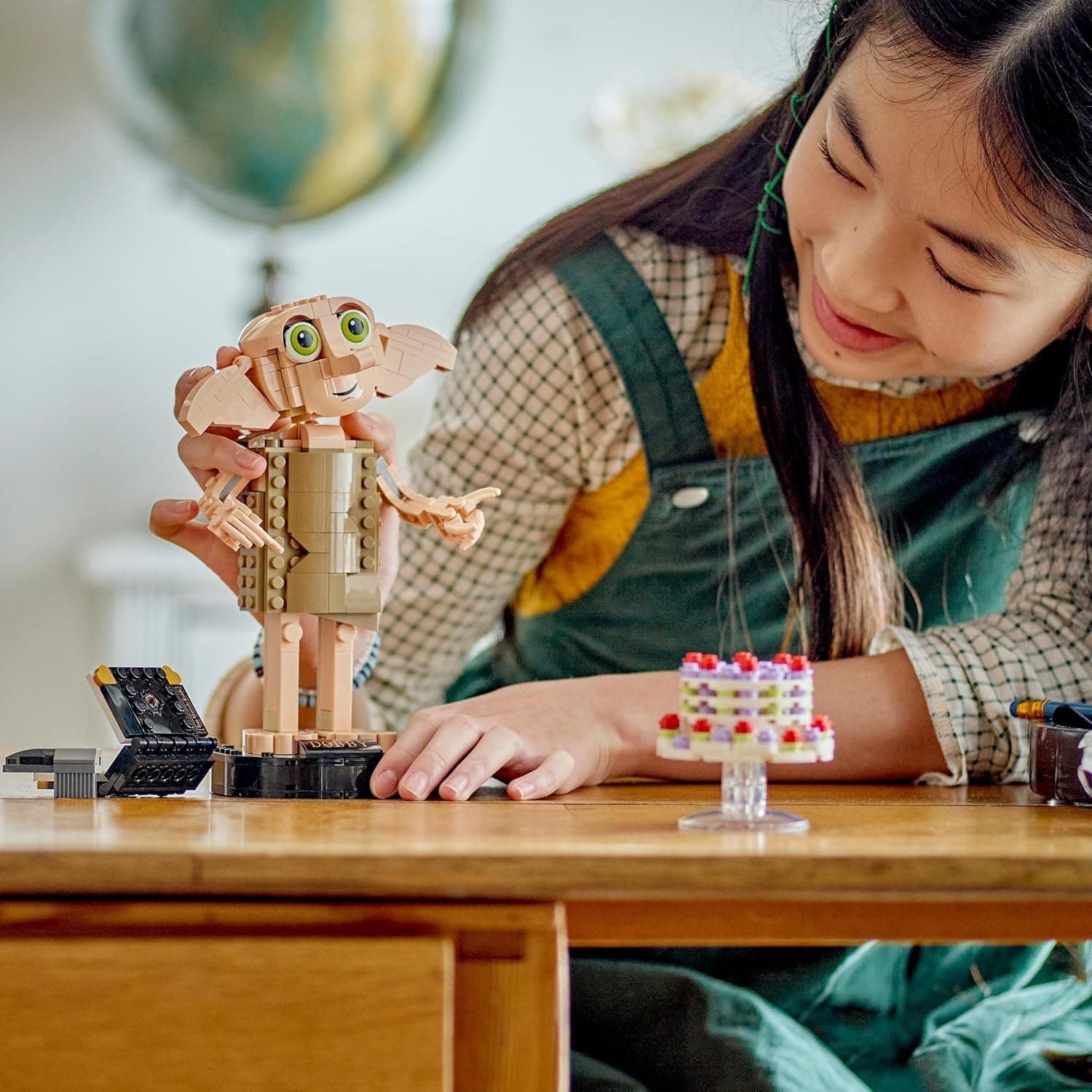 LEGO Harry Potter Dobby der Hauself Set, bewegliche ikonische Figur, Spielzeug, Schlafzimmer Accessoire & Deko – Bild 2